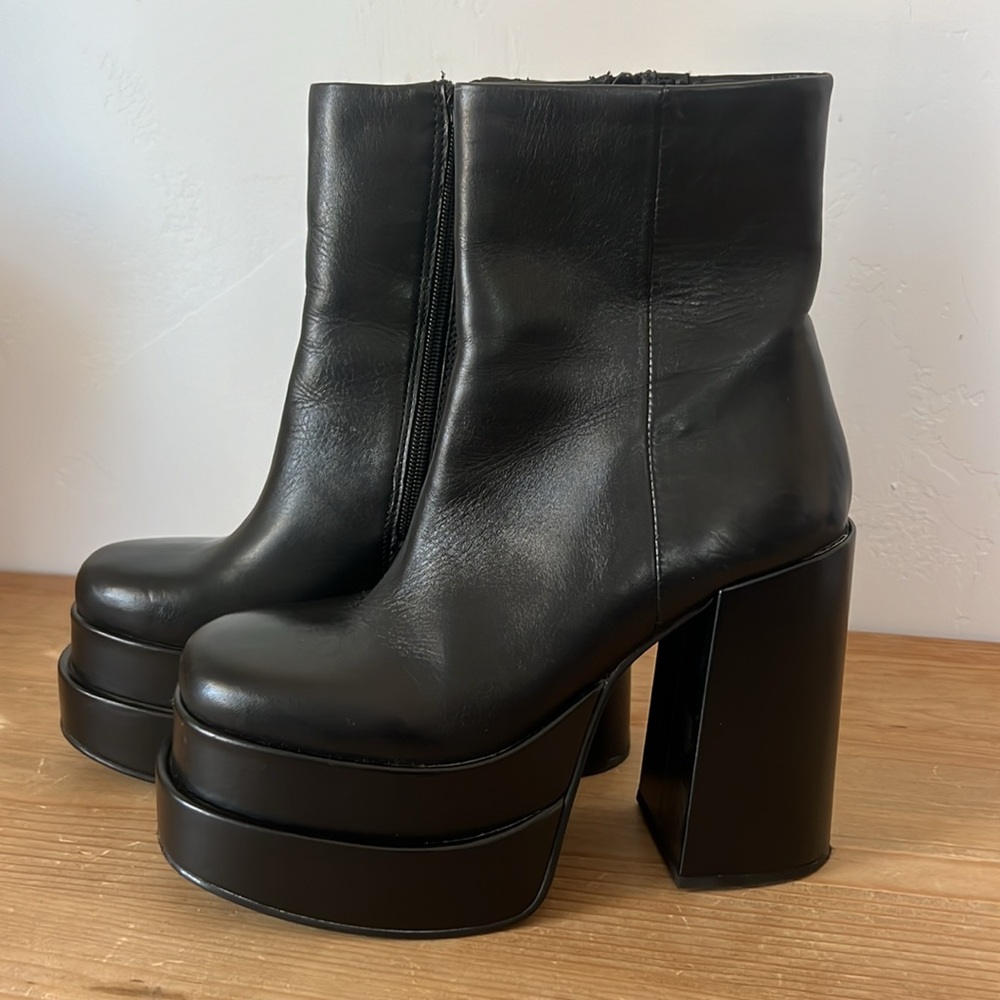 Steve Madden Cobra Boots